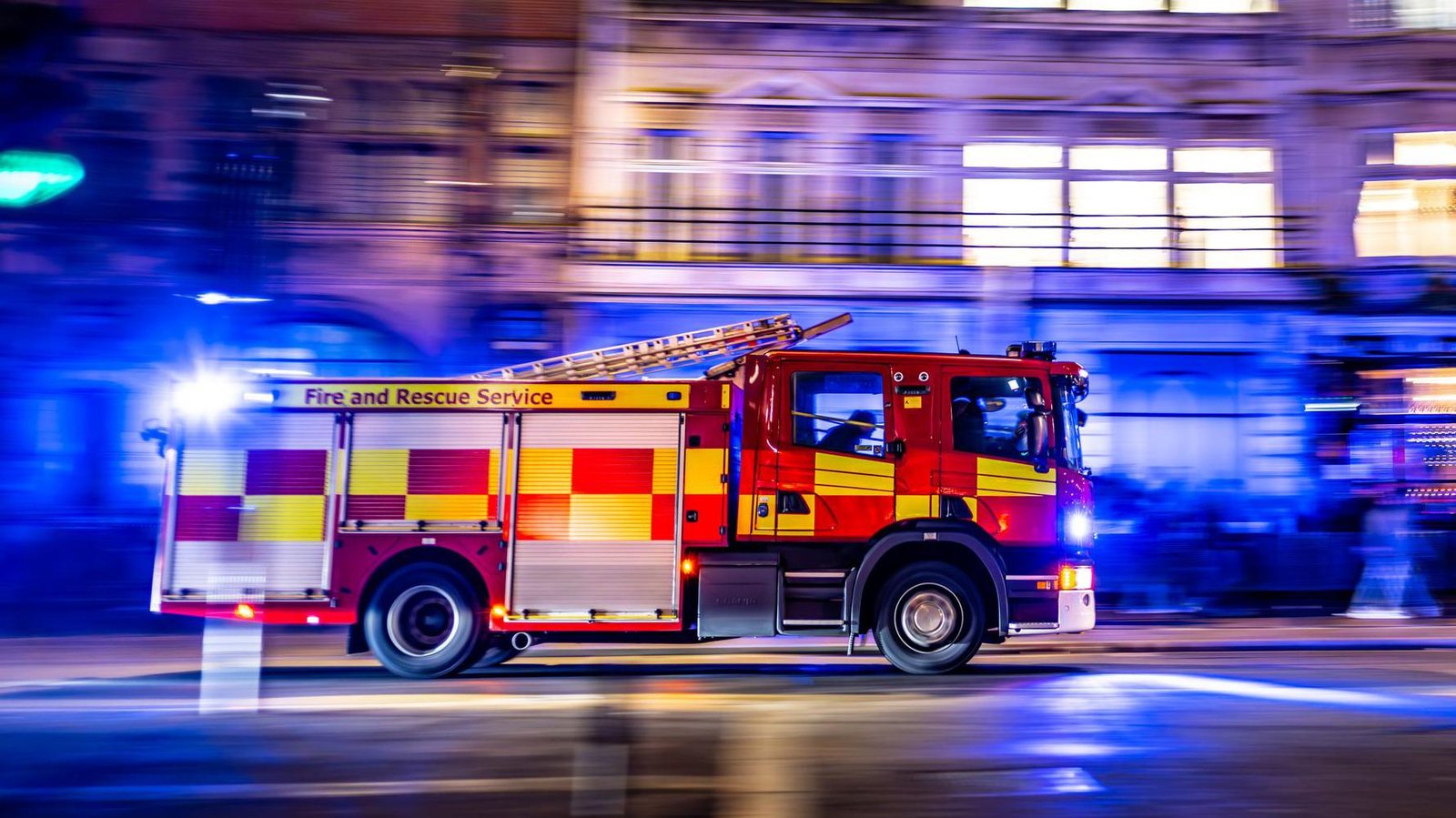Feuerwehr im Einsatz bei einem Brand