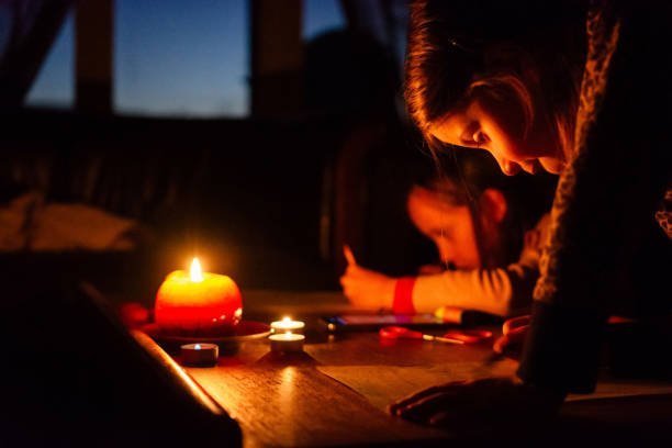 Taschenlampe und Powerbank als Vorsorge bei Stromausfall