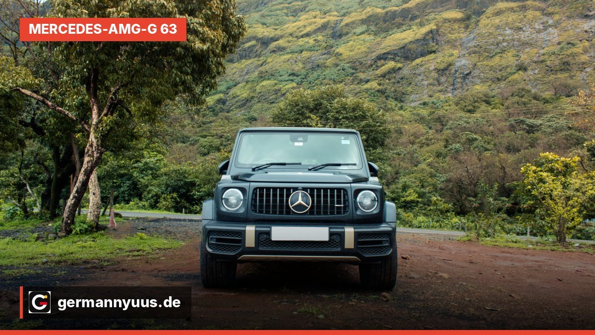 Schwarz lackierter Mercedes-AMG-G 63 auf Landstraße