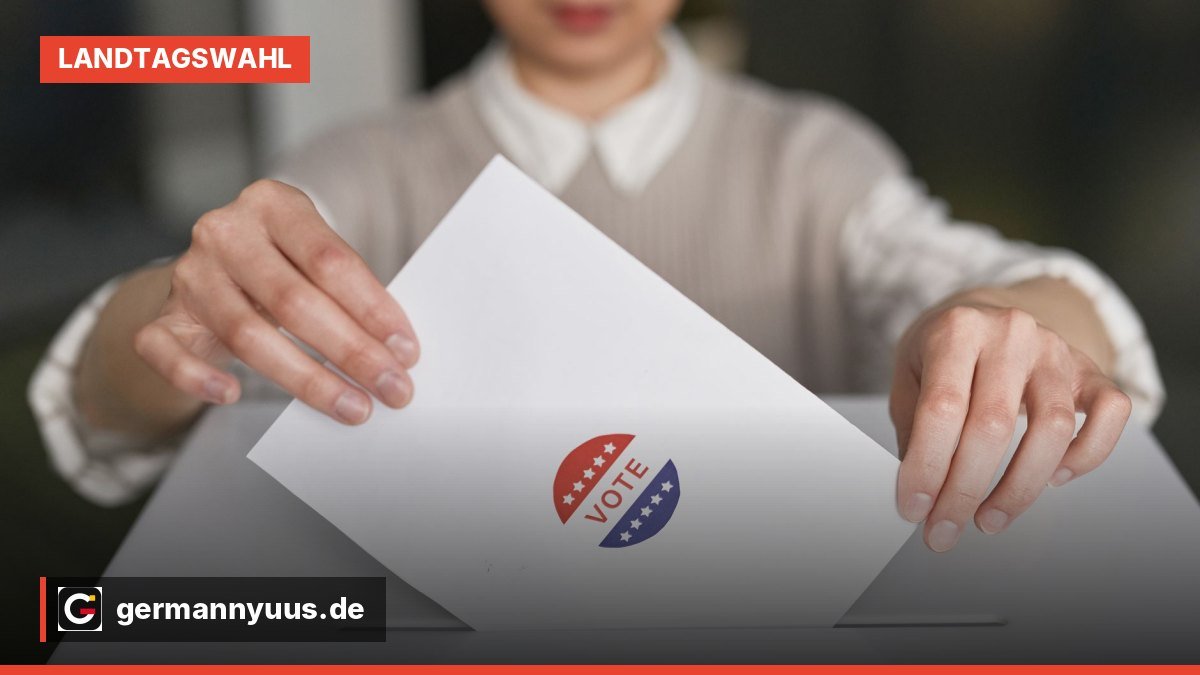 Wahlurne mit Stimmzetteln für die Landtagswahl in Schleswig-Holstein