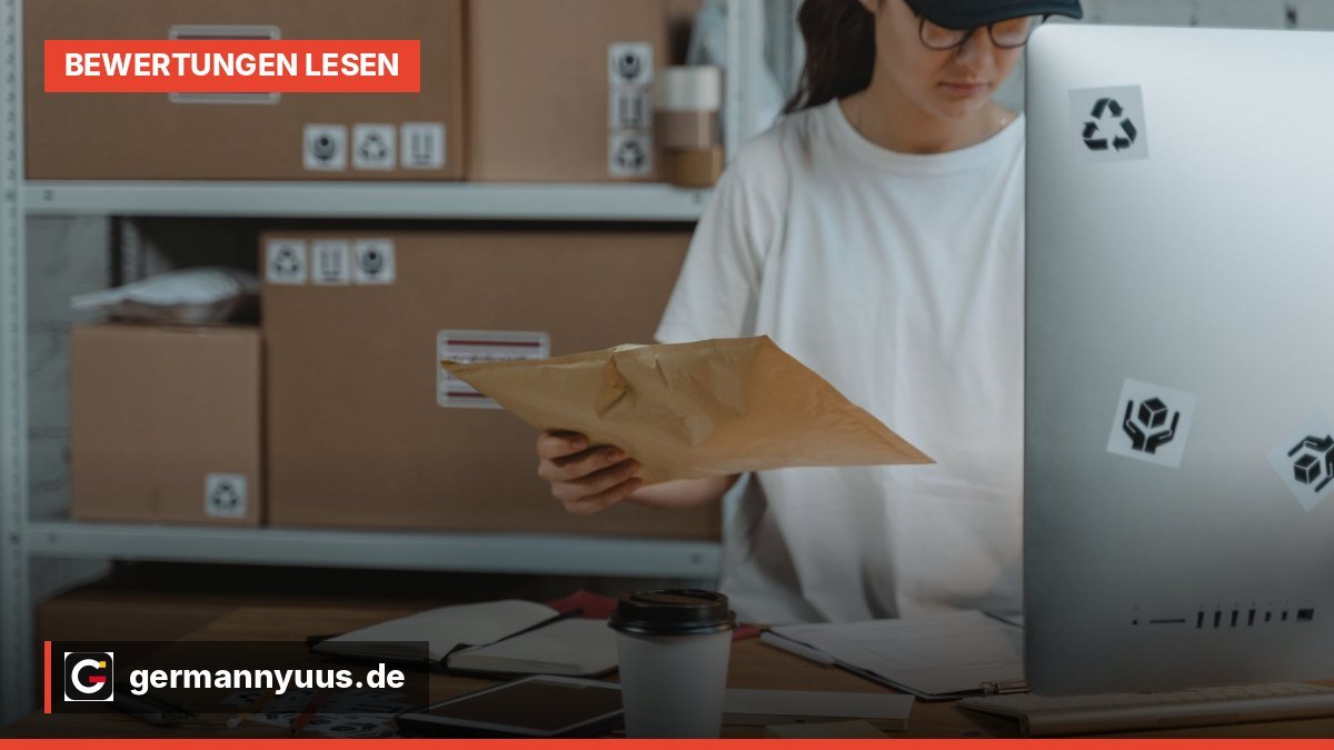 Viking Lagerhaus mit Büroartikeln und Versandboxen